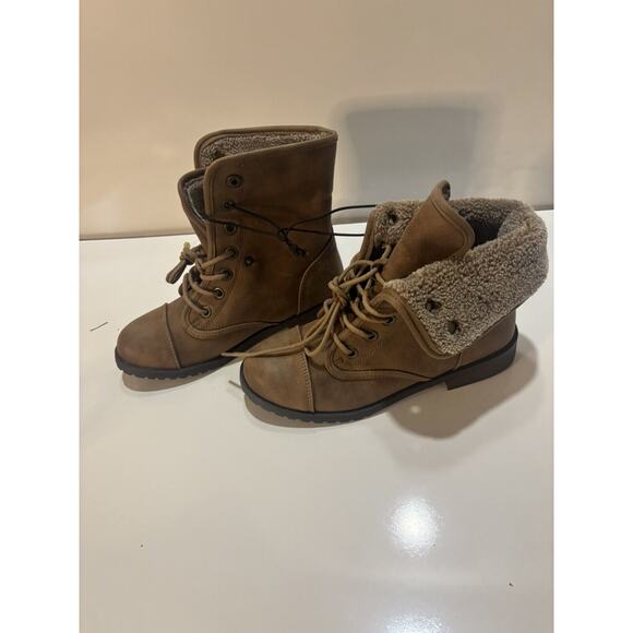 Seychelles Waterfall Brown Lace-up Fold-over Boots Faux Fur Lined Size 7.5M NWOB - Picture 1 of 8